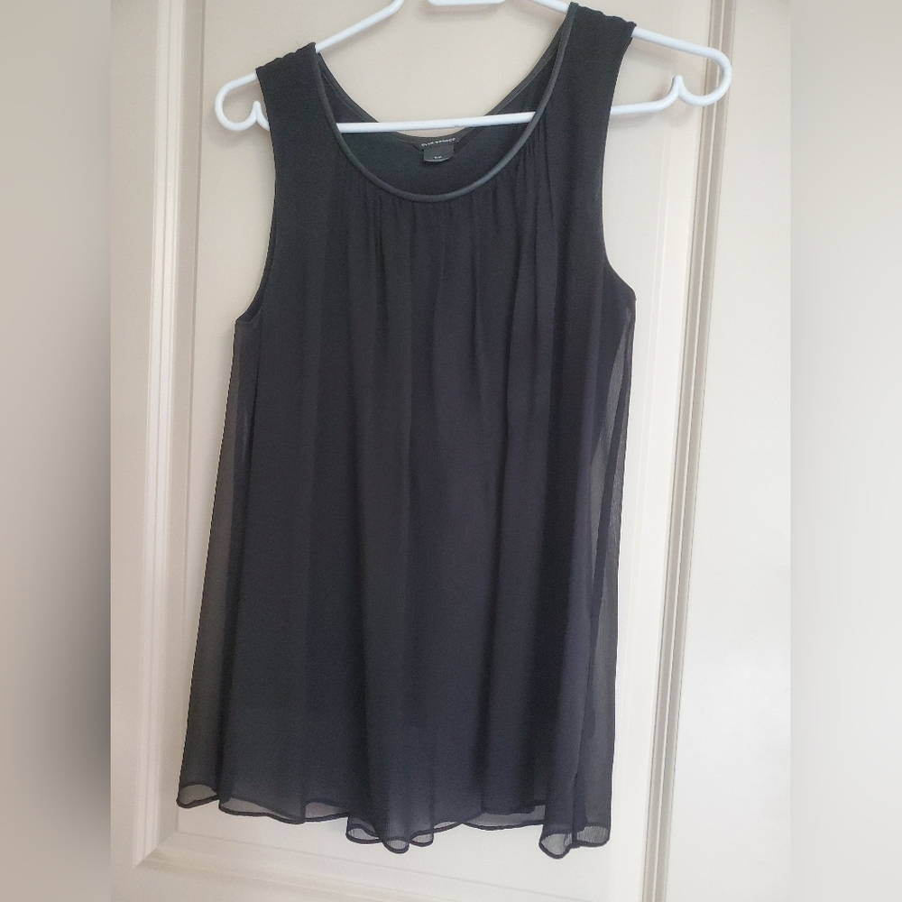 Club Monaco size s  black sleevless blouse